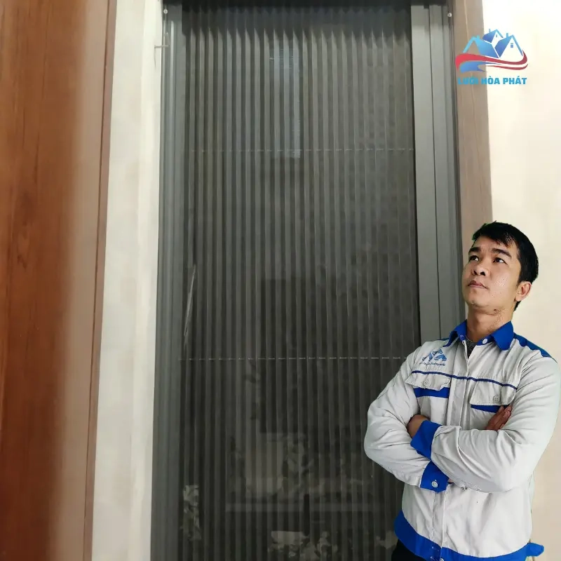 Cửa Lưới Chống Muỗi Xếp 2 Cánh Màu Xingfa DX 12: Thông Số, Cấu Hình & Báo Giá Chi Tiết