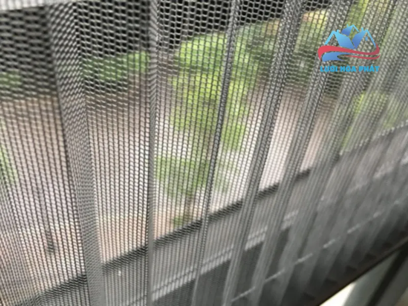 Lầm tưởng khiến cửa lưới nhanh hỏng, lắp xong muỗi vẫn lọt vào