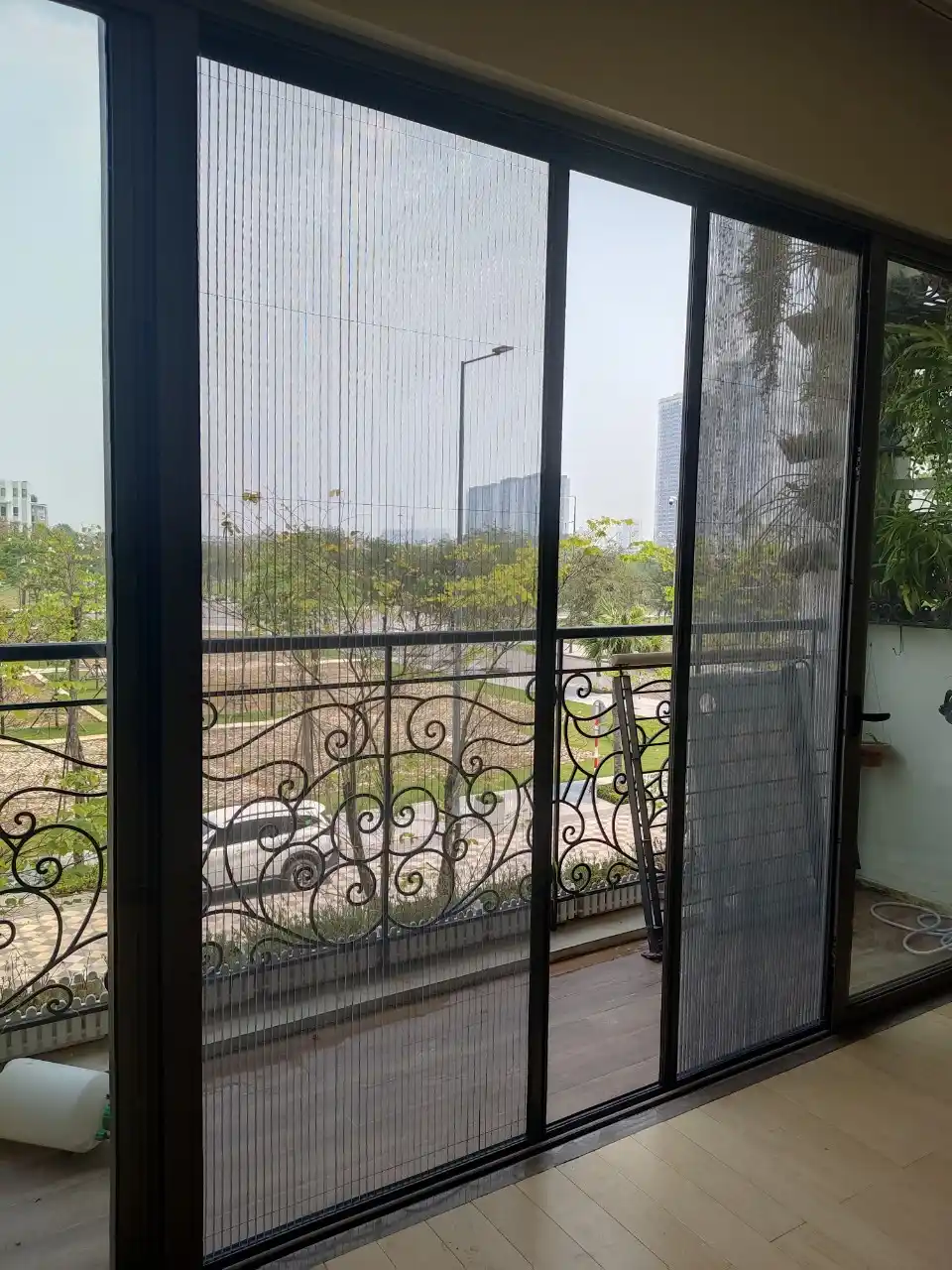Cửa Lưới Chống Côn Trùng - Giải Pháp Hoàn Hảo Cho Mùa Hè