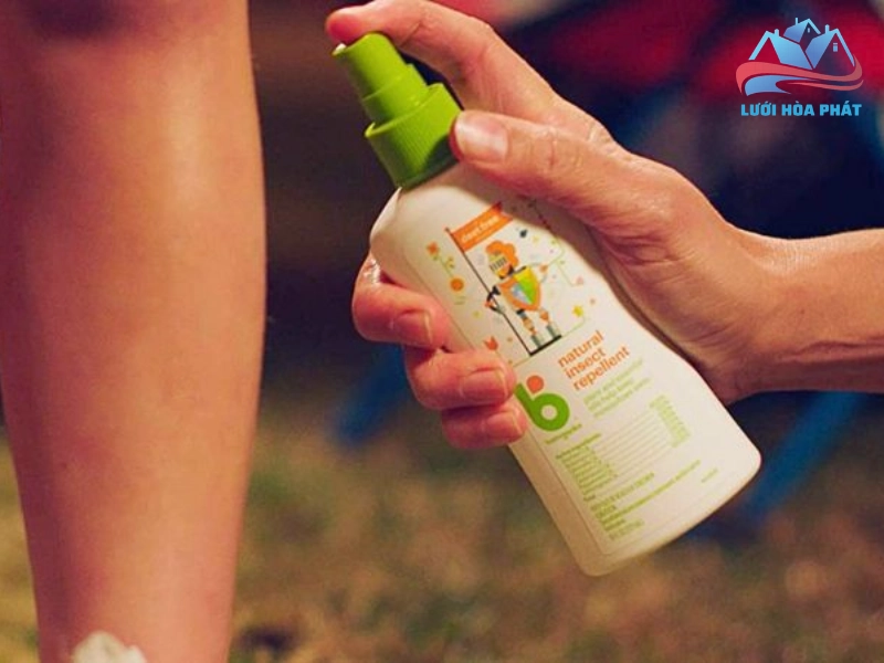 xịt muỗi cho bé