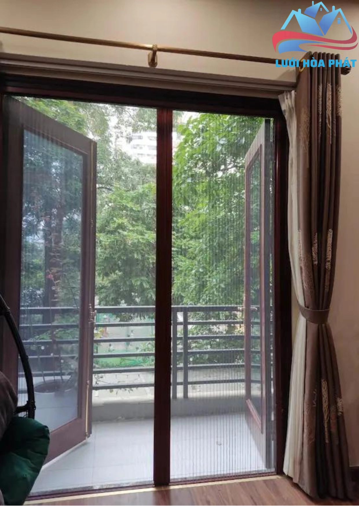 Cửa lưới chống muỗi màu vân gỗ dạng xếp 2 cánh DX 07