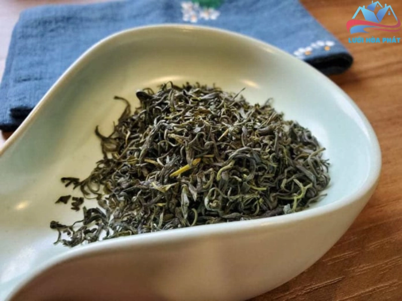 Không đốt bã chè ở trong không gian kín, có trẻ em, người già hoặc có người mắc bệnh về đường hô hấp