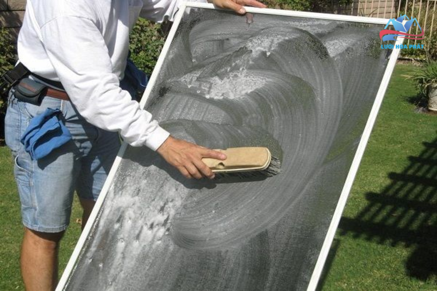 Hướng Dẫn Vệ Sinh Cửa Lưới Chống Muỗi Đúng Cách Và Hiệu Quả