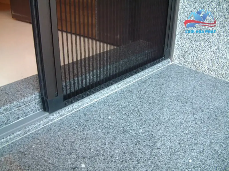 Ưu điểm vượt trội của cửa lưới xếp không ray 