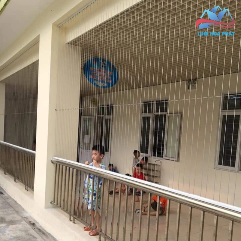 Tầm quan trọng của lưới an toàn ban công trong trường mầm non