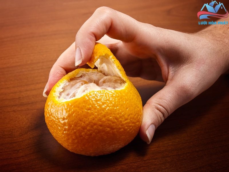 Đuổi muỗi bằng vỏ quýt cần thực hiện thường xuyên để duy trì hiệu quả