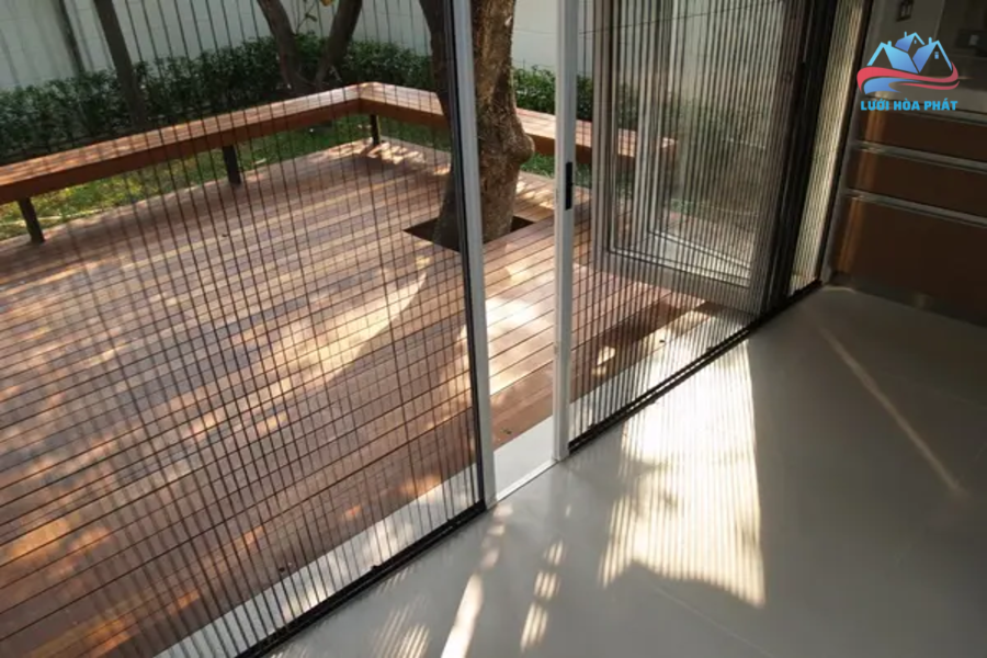 Các Loại Cửa Lưới Chống Muỗi Tự Cuốn Ngang Hiện Đại Bảo Vệ Không Gian Sống 